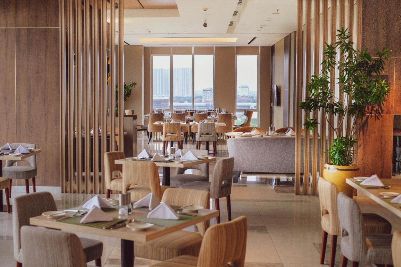Oakwood Hotel & Residence Surabaya Ngoại thất bức ảnh